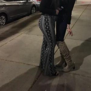 Wide Leg Printed Pants